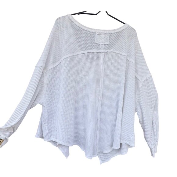 We The Free White Oversized Size Medium Waffle Knit V-Neck Top Sleeve Tunic - Picture 2 of 10